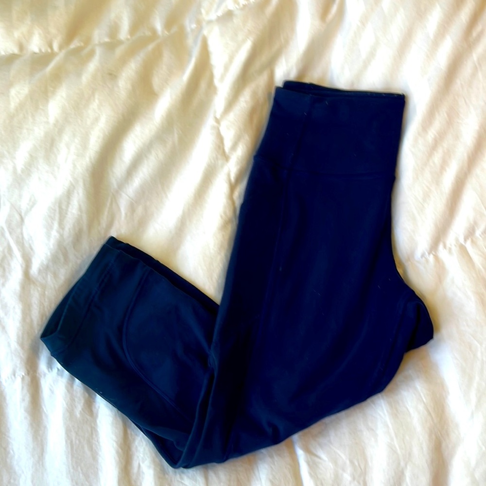 LuLu lemon size 6 high-rise 3/4 crop leggings